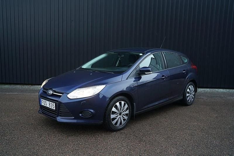 Begagnad Ford Focus Trend 120 HK (88 kW) 2012 Blå Halvkombi