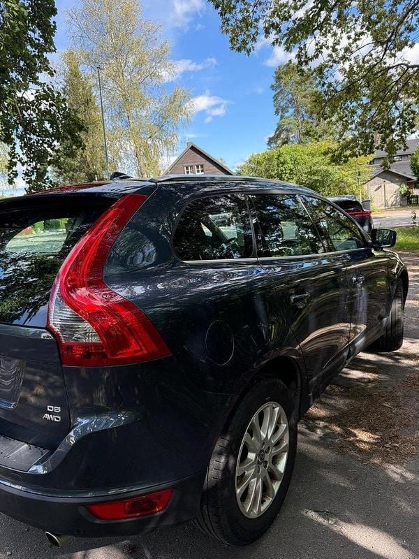 Blå Begagnad 2010 Volvo XC60 Summum SUV | 110 000 kr (Bra pris) - Bild 1/3