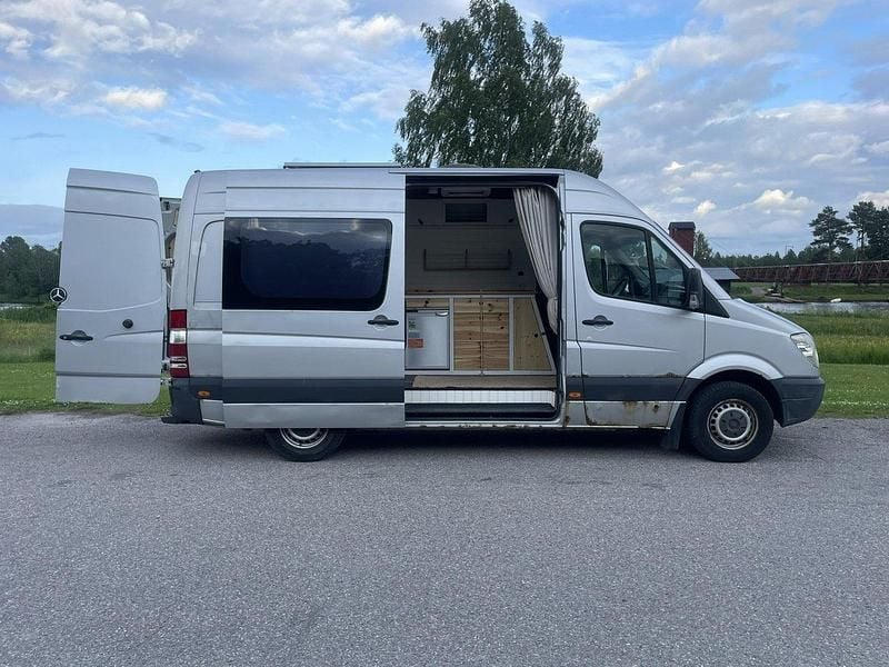 Grå Begagnad 2007 Mercedes Sprinter Van | 75 000 kr (Marknadspris) - Bild 1/4