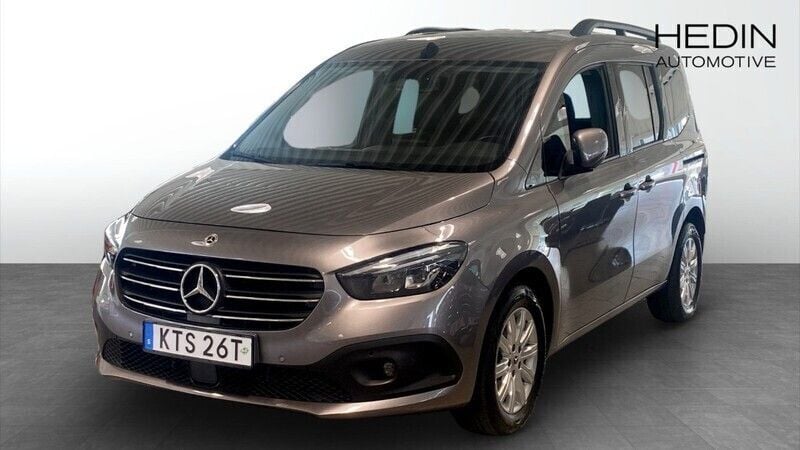 Grå (grey) Begagnad 2023 Mercedes T180 Minibuss | 279 000 kr - Bild 1/4