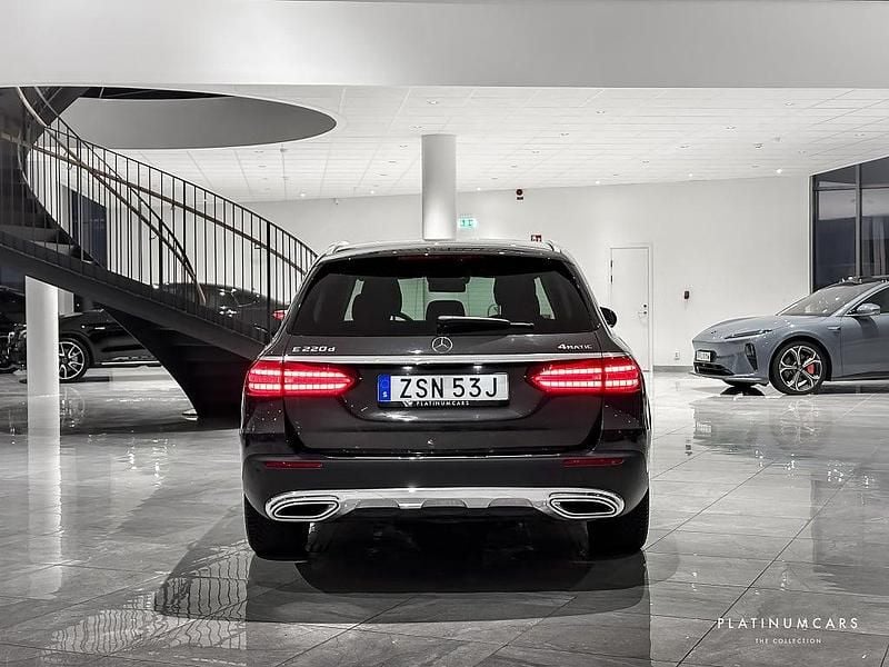 Begagnad Mercedes E220 All-Terrain Avantgarde 200 HK (147 kW) 2023 Grå Kombi