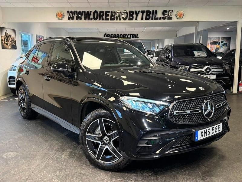 Svart Begagnad 2023 Mercedes GLC300 AMG SUV | 589 900 kr - Bild 1/4
