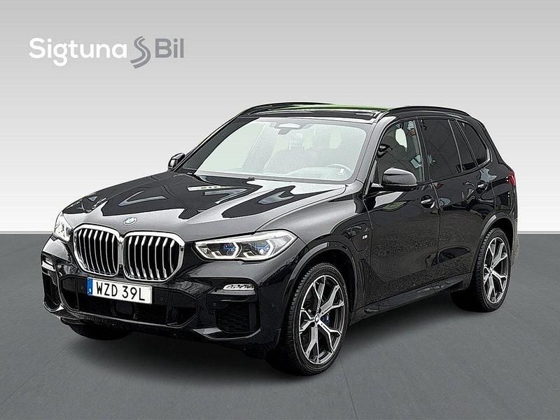 Svart Begagnad 2020 BMW X5 M Sport SUV | 619 900 kr (Marknadspris) - Bild 1/3