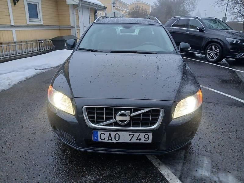 Begagnad 2010 Volvo V70 Kombi | 77 500 kr (Bra pris) - Bild 1/4