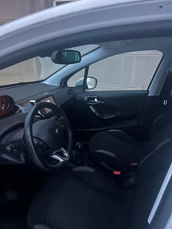 Begagnad Peugeot 208 82 HK (60 kW) 2017 Halvkombi