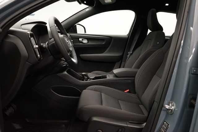 Begagnad Volvo C40 Single Motor 169 kW (231 HK) 2022 Grå SUV