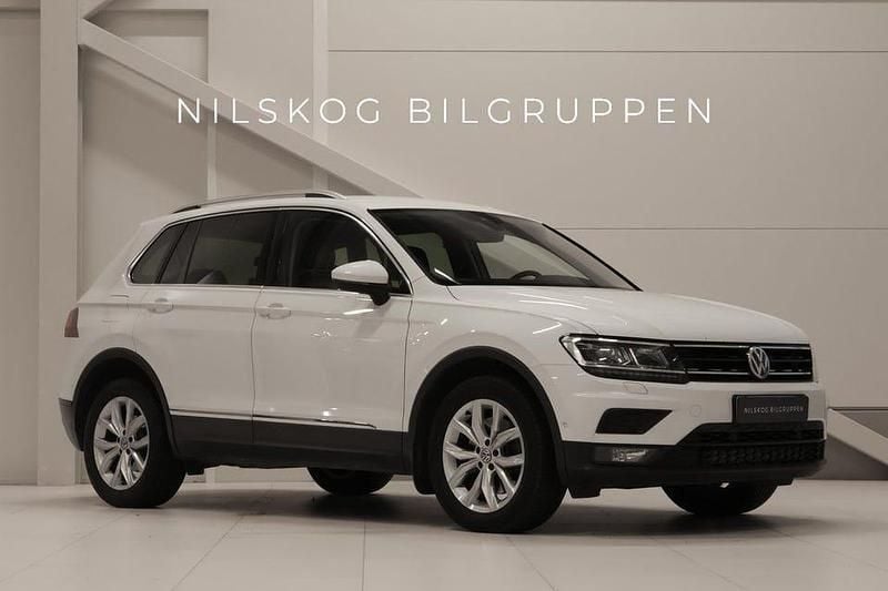 Vit Begagnad 2020 VW Tiguan SUV | 199 900 kr (Bra pris) - Bild 1/4