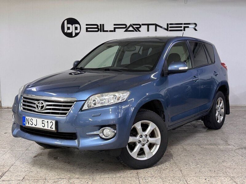 Blå Begagnad 2010 Toyota RAV4 SUV | 79 900 kr (Bra pris) - Bild 1/4