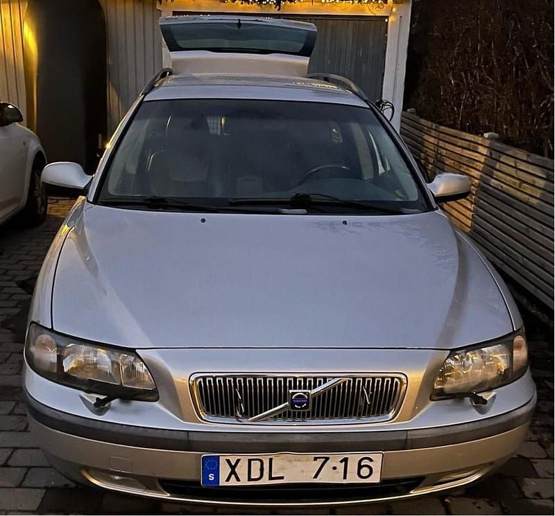 Begagnad 2001 Volvo V70 Kombi | 10 000 kr (Bra pris) - Bild 1/3
