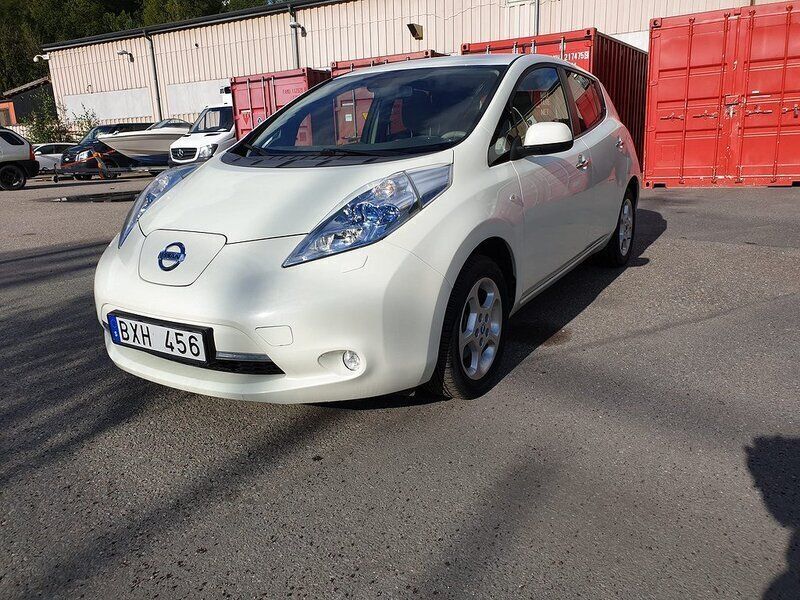 Vit Begagnad 2012 Nissan Leaf Halvkombi | 99 900 kr (Superpris) - Bild 1/4