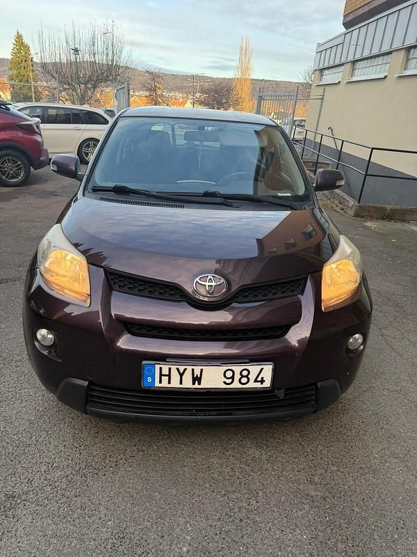 Begagnad 2009 Toyota Urban Cruiser Halvkombi | 45 000 kr (Bra pris) - Bild 1/4