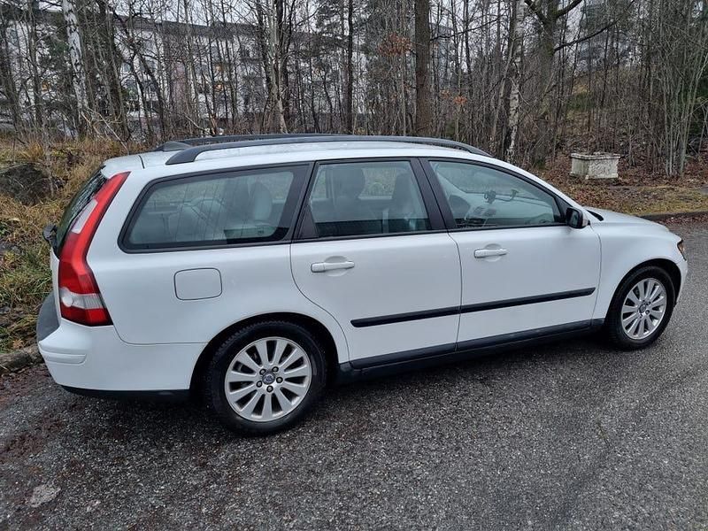 Begagnad 2005 Volvo V50 Kombi | 27 500 kr (Bra pris) - Bild 1/4