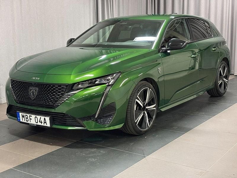 Grön Begagnad 2024 Peugeot 308 GT Halvkombi | 239 900 kr (Bra pris) - Bild 1/3