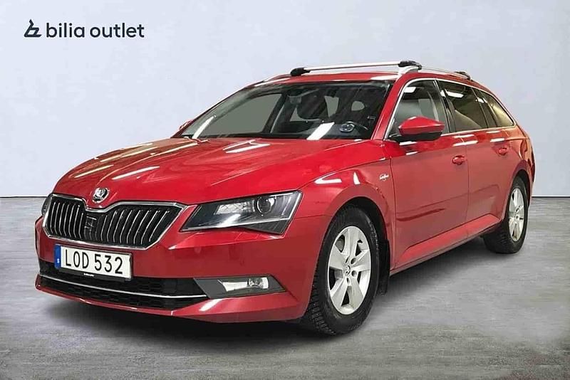 Röd Begagnad 2019 Skoda Superb Kombi | 234 900 kr (Bra pris) - Bild 1/1