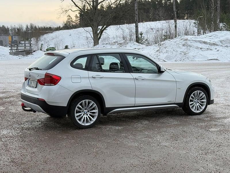 Begagnad BMW X1 143 HK (105 kW) 2010 Vit metallic SUV