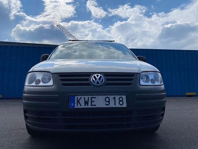 Begagnad VW Caddy 109 HK (80 kW) 2010 Vit Minibuss