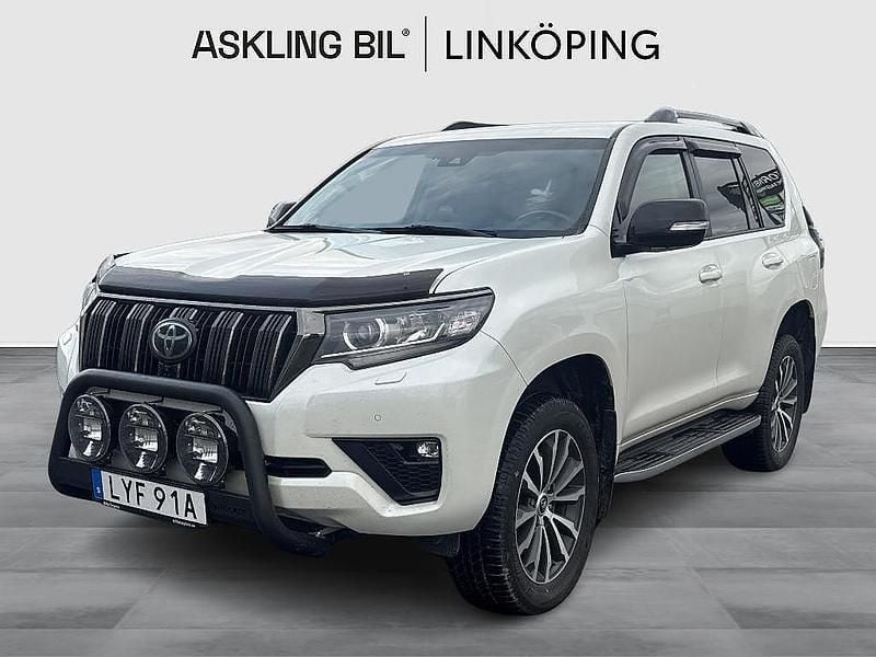 Vit Begagnad 2022 Toyota Land Cruiser Premium SUV | 785 000 kr - Bild 1/4