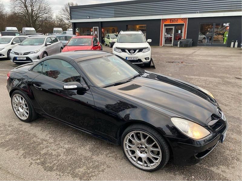 Svart Begagnad 2005 Mercedes SLK350 Cab | 95 000 kr (Superpris) - Bild 1/4