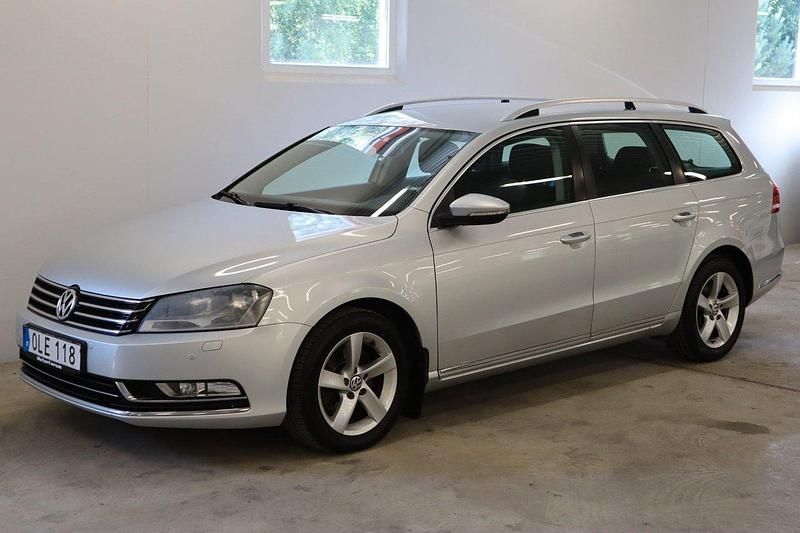 Silver Begagnad 2014 VW Passat Kombi | 98 900 kr (Marknadspris) - Bild 1/4