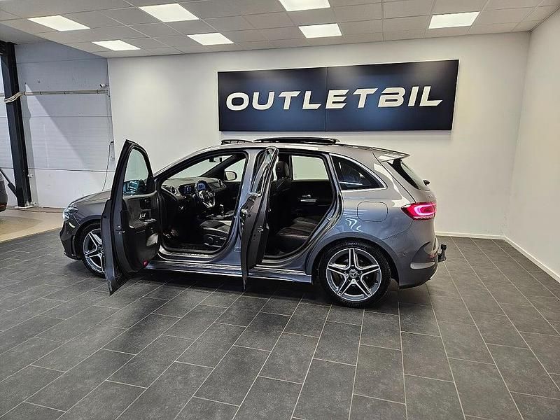 Begagnad Mercedes B180 AMG 136 HK (100 kW) 2019 Grå Minibuss