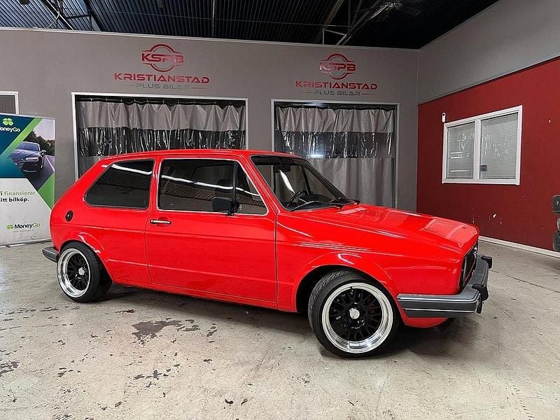 Röd Begagnad 1979 VW Golf I Halvkombi | 49 900 kr - Bild 1/4