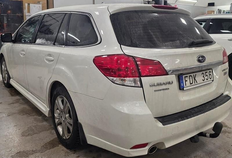 Begagnad 2013 Subaru Legacy Kombi | 65 000 kr (Bra pris) - Bild 1/4