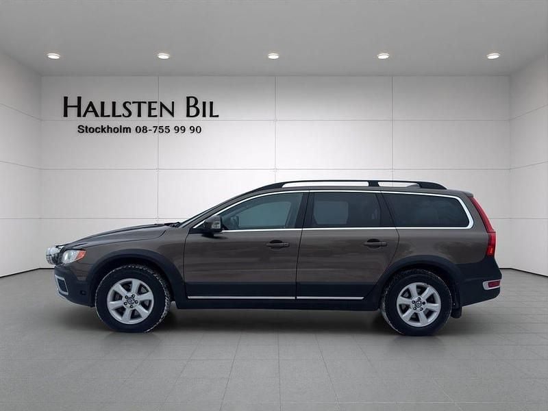 Begagnad Volvo XC70 Momentum 163 HK (119 kW) 2012 Brun metallic Kombi