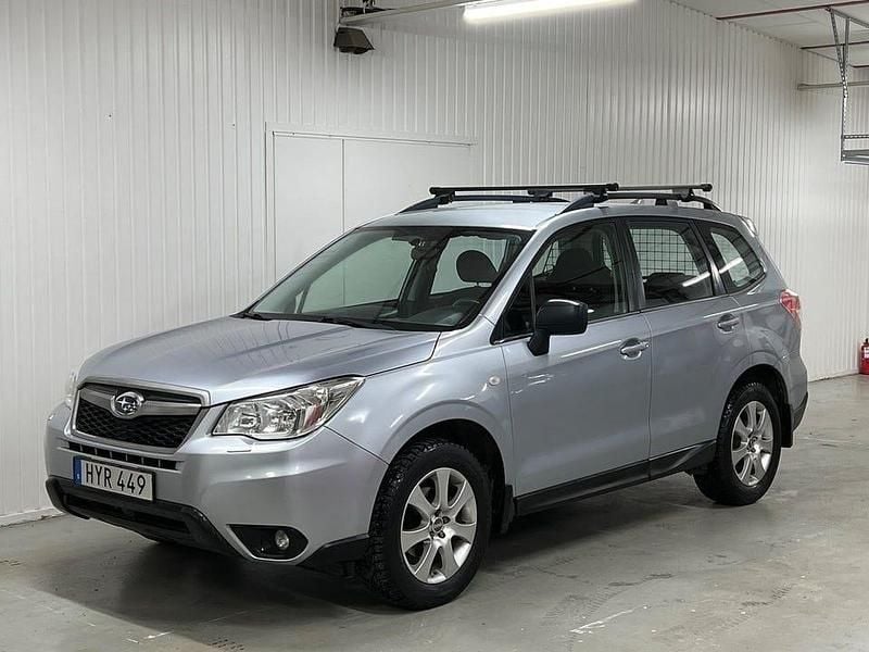 Silver Begagnad 2015 Subaru Forester SUV | 92 000 kr (Superpris) - Bild 1/4