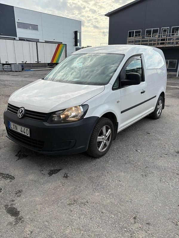 Begagnad VW Caddy 102 HK (75 kW) 2012 Vit Minibuss