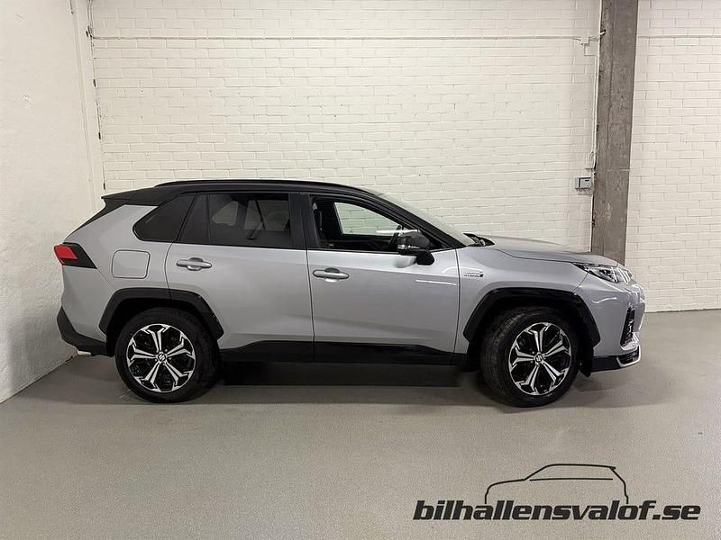 Begagnad Suzuki Across 306 HK (225 kW) 2022 Grå SUV