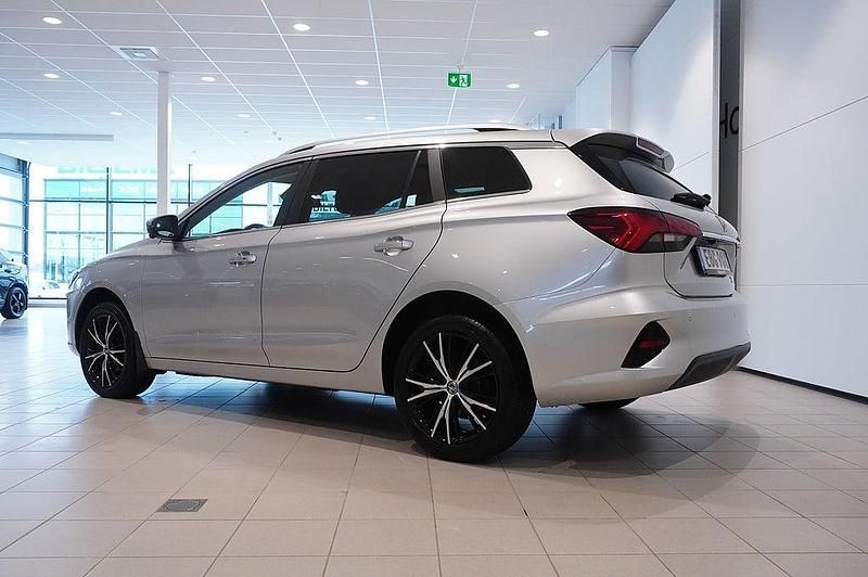Begagnad MG MG5 EV Luxury 2022 Grå Kombi
