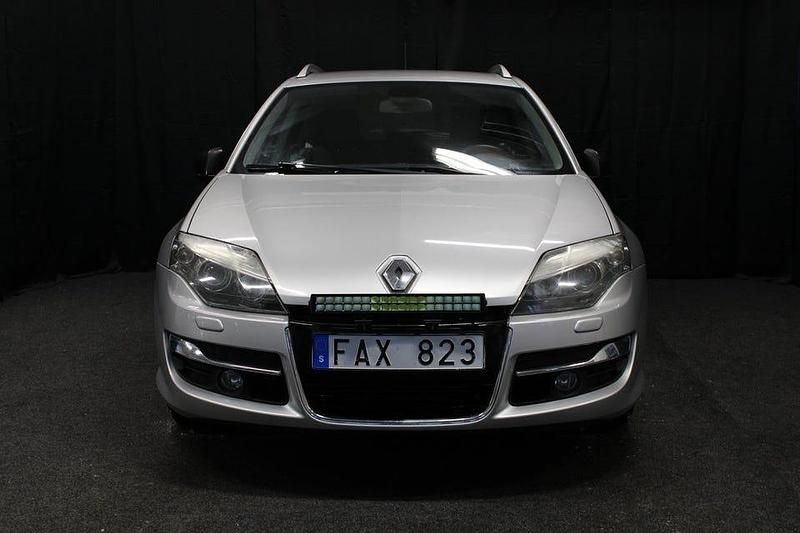 Begagnad Renault Laguna GrandTour Bose Edition 173 HK (127 kW) 2011 Silver Kombi
