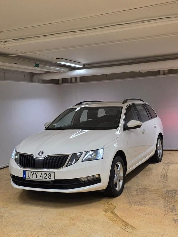 Begagnad 2018 Skoda Octavia Kombi | 149 900 kr (Marknadspris) - Bild 1/4