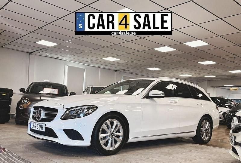 Vit Begagnad 2019 Mercedes C220 Avantgarde Kombi | 187 900 kr (Superpris) - Bild 1/4