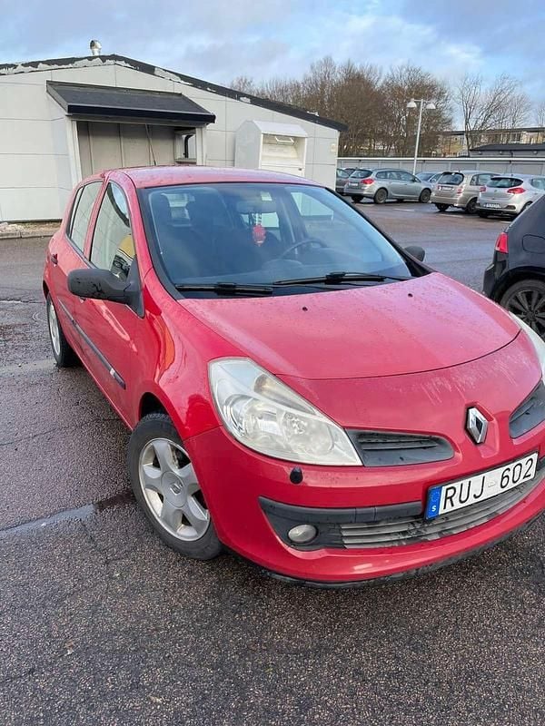 Begagnad 2007 Renault Clio R.S. Halvkombi | 19 500 kr (Marknadspris) - Bild 1/4