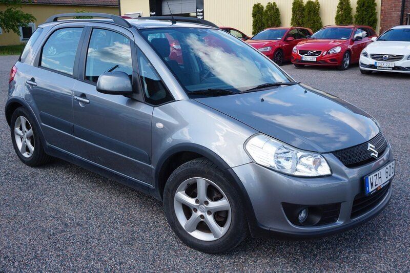 Grå Begagnad 2009 Suzuki SX4 Halvkombi | 49 900 kr (Marknadspris) - Bild 1/4