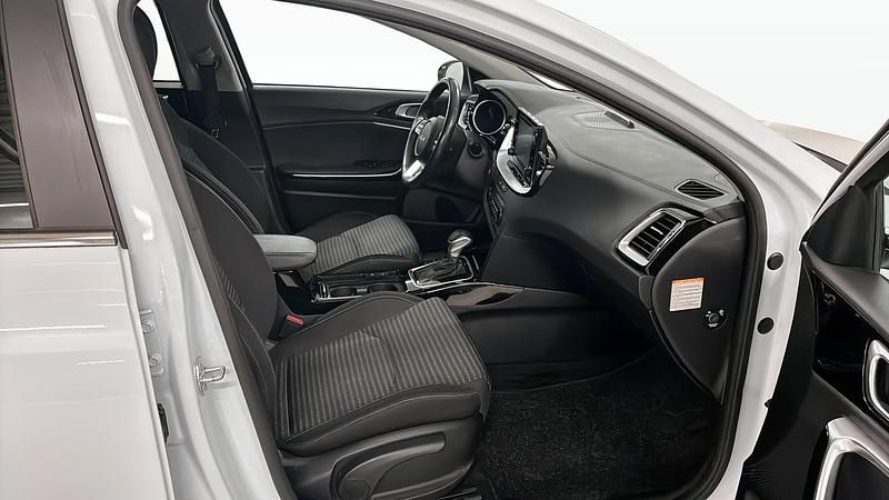 Begagnad Kia Ceed Sportswagon 2022 Vit Kombi