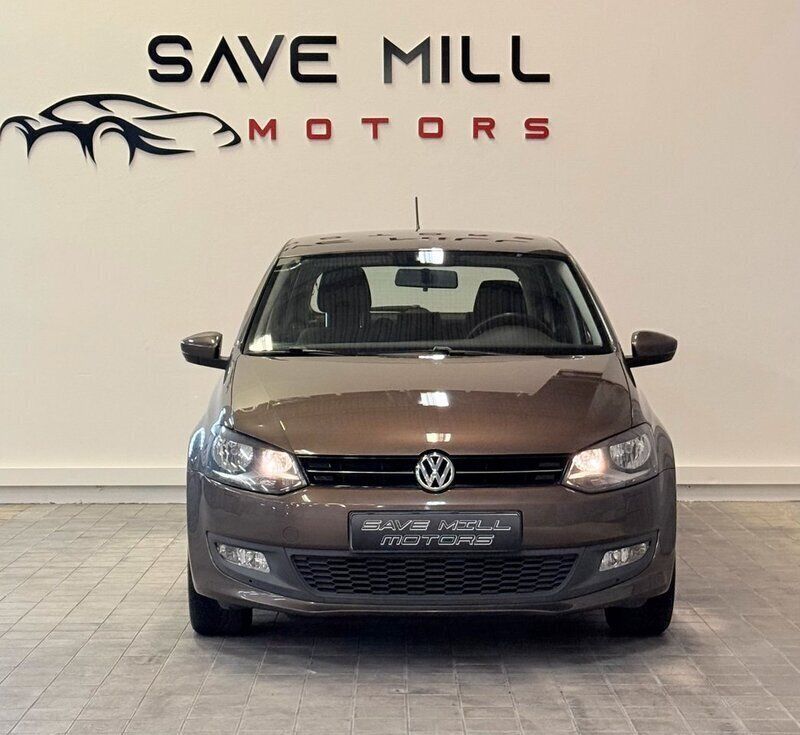 Brun Begagnad 2014 VW Polo Halvkombi | 79 900 kr (Marknadspris) - Bild 1/4