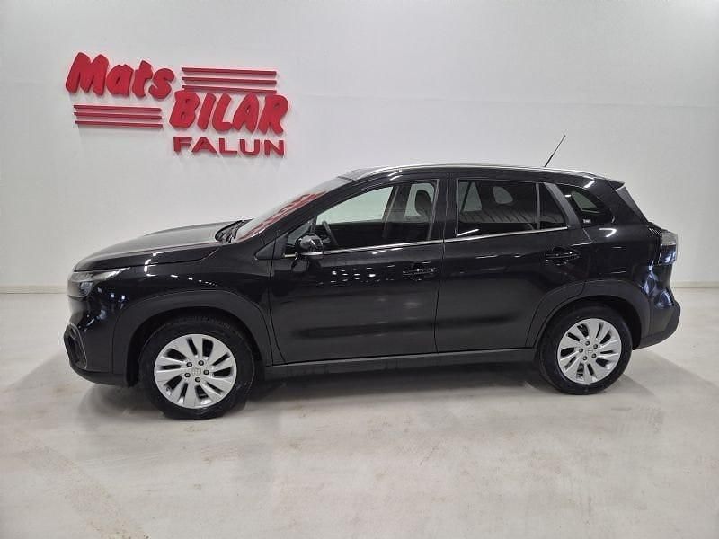Svart Begagnad 2023 Suzuki SX4 S-Cross SUV | 269 900 kr (Marknadspris) - Bild 1/4