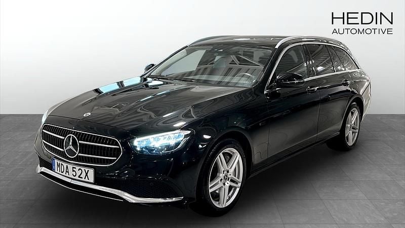 Svart (black) Begagnad 2021 Mercedes E300 Avantgarde Kombi | 339 900 kr (Bra pris) - Bild 1/4