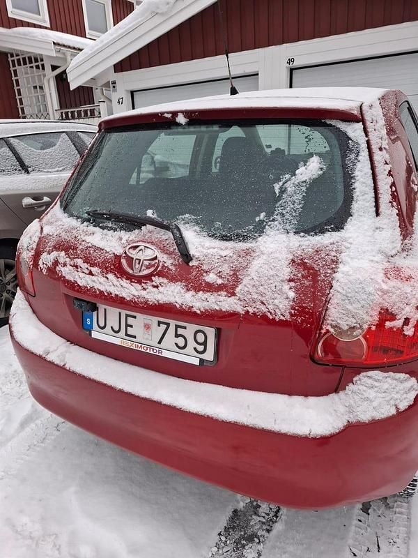 Begagnad Toyota Auris 124 HK (91 kW) 2008 Halvkombi