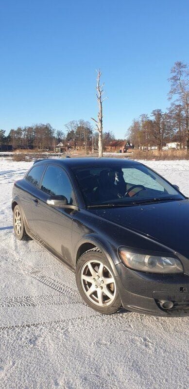 Svart Begagnad 2007 Volvo C30 Drive Kinetic Halvkombi | 18 000 kr (Superpris) - Bild 1/4