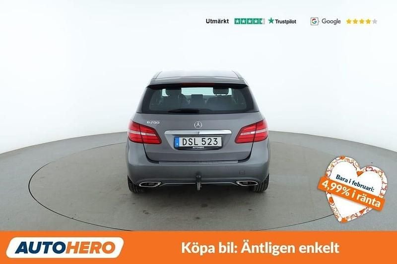 Begagnad Mercedes B200 Urban 158 HK (116 kW) 2018 Grå Minibuss