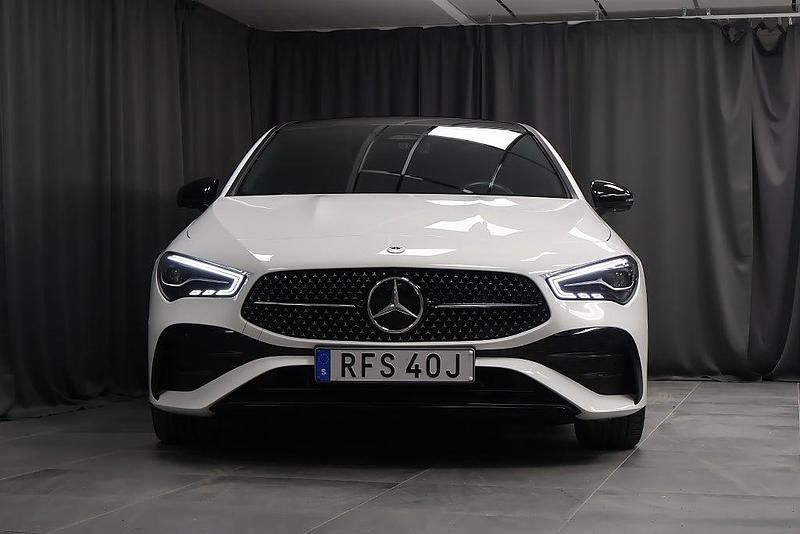 Begagnad Mercedes CLA200 Shooting Brake Advanced Plus 163 HK (119 kW) 2024 Vit Kombi