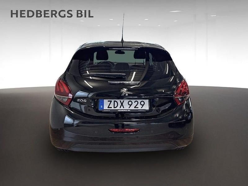 Begagnad Peugeot 208 82 HK (60 kW) 2018 Svart Halvkombi