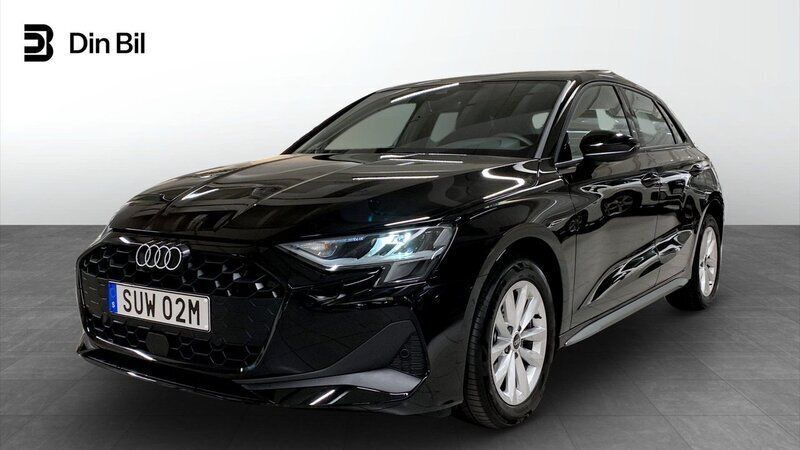 Svart Begagnad 2025 Audi A3 Sportback Proline Halvkombi | 309 000 kr (Marknadspris) - Bild 1/4