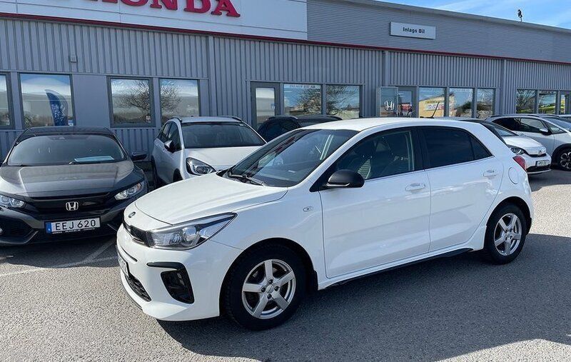 Vit Begagnad 2018 Kia Rio GT-Line Halvkombi | 154 900 kr (Marknadspris) - Bild 1/4