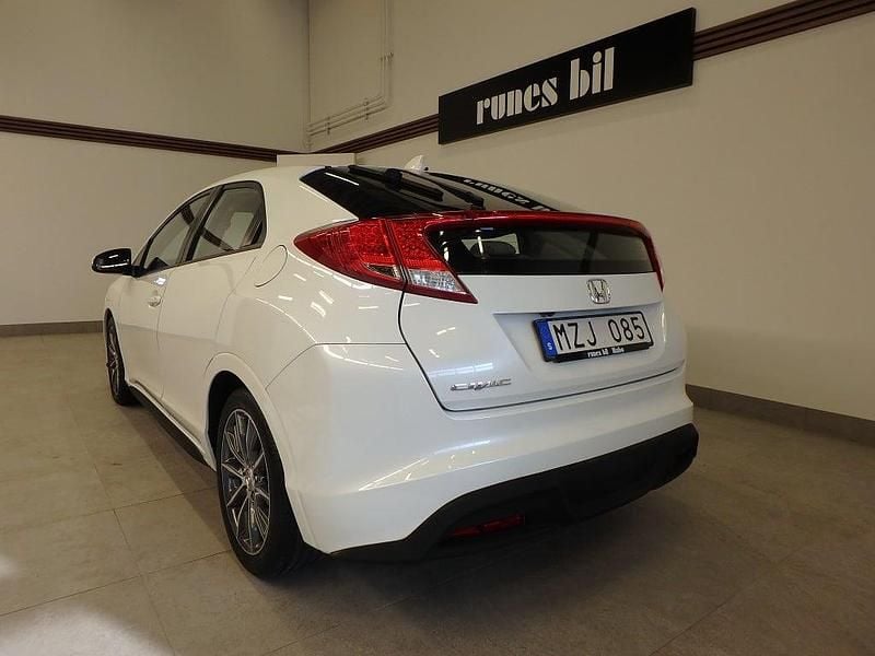 Begagnad Honda Civic Sport 141 HK (103 kW) 2012 Vitpearl Halvkombi