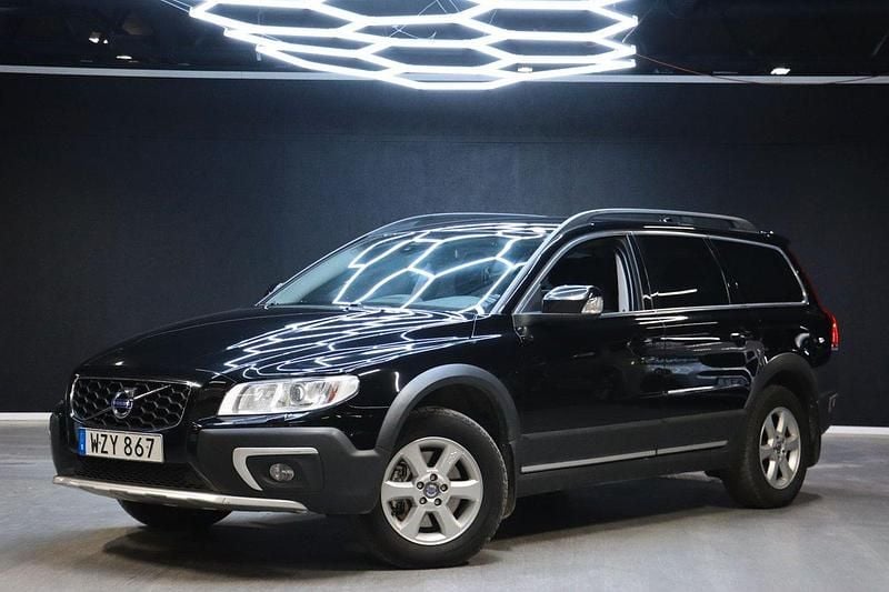 Svart Begagnad 2015 Volvo XC70 Momentum SUV | 144 900 kr (Superpris) - Bild 1/4