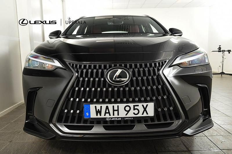 Begagnad Lexus NX350h 242 HK (177 kW) 2022 Svart SUV